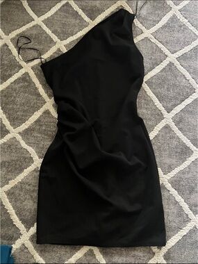 Black One-Shoulder Bodycon Dress